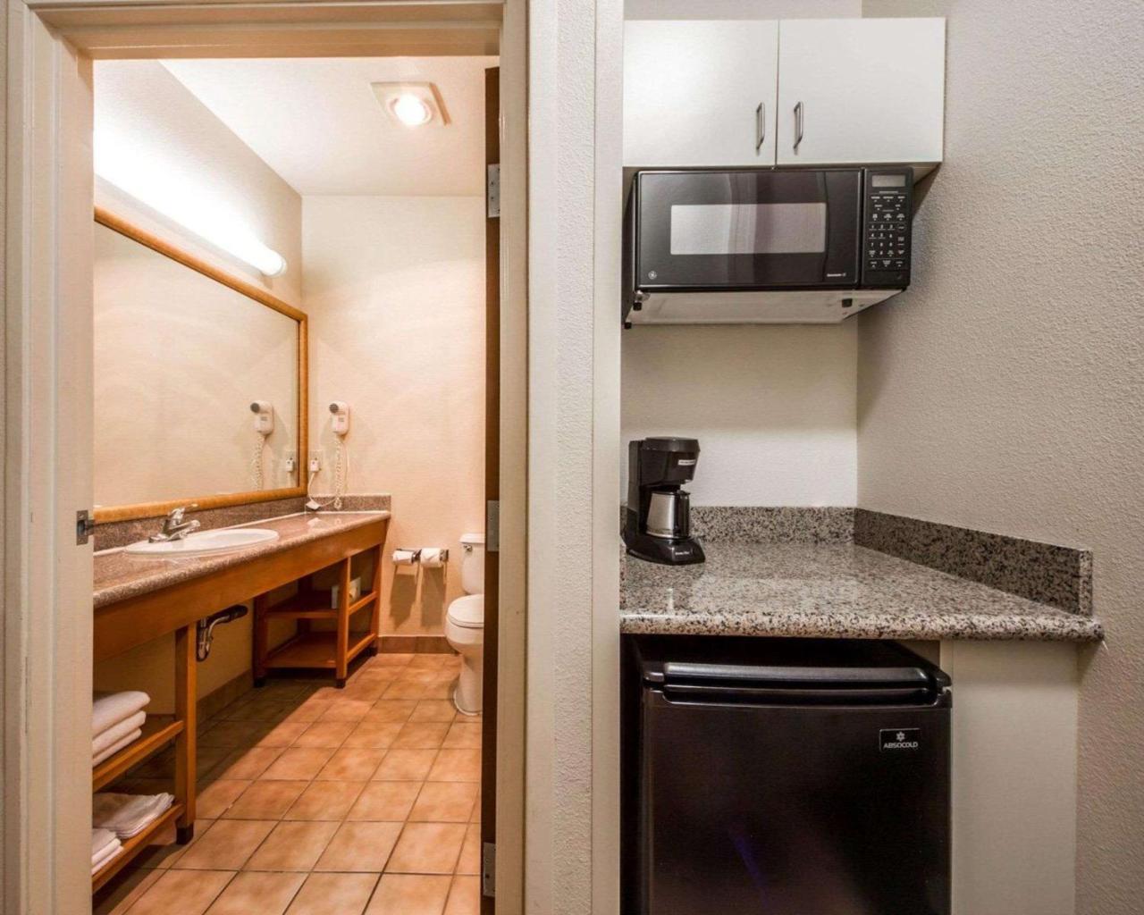 Comfort Inn & Suites Oakland Airport Exteriér fotografie